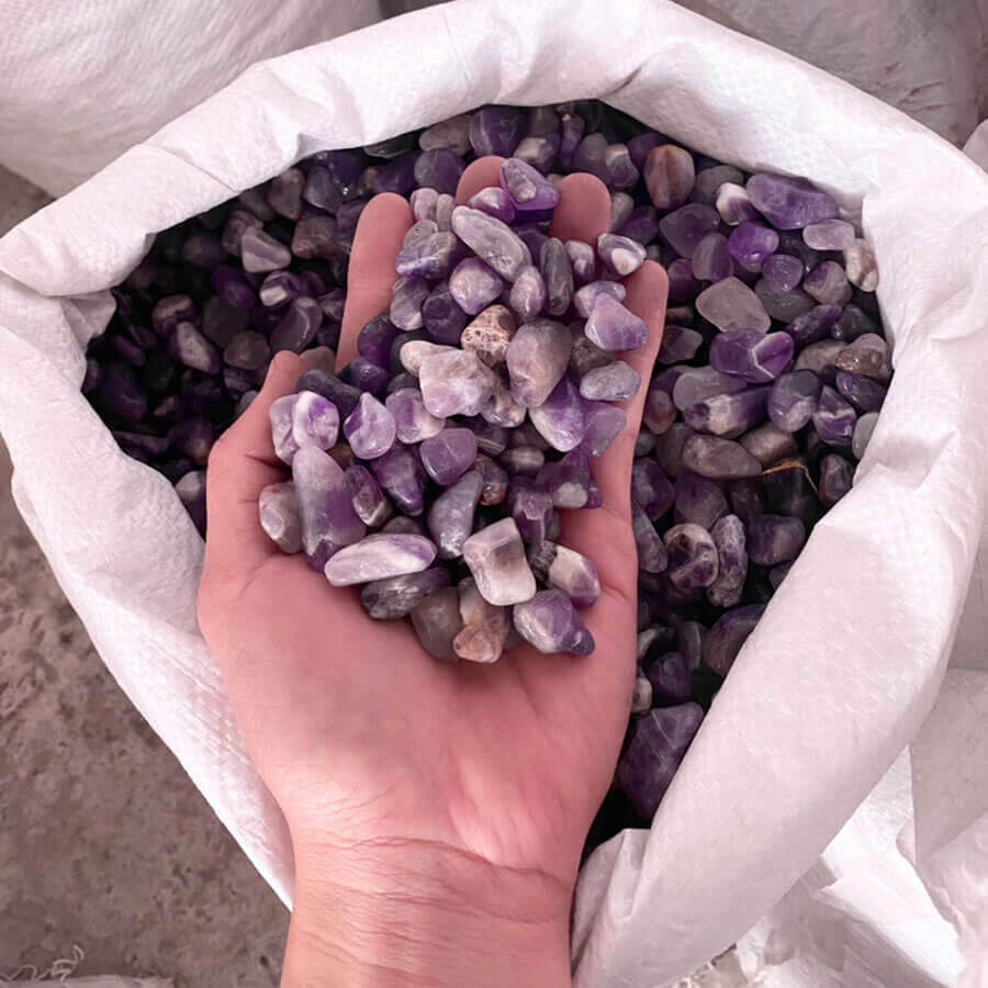 Có Nên Để Đá Thạch Anh Vụn Trong Phòng Ngủ Hay Không? 7 Đá thạch anh tím nên đặt ở đầu giường