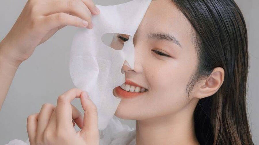 Đắp mặt nạ giấy có hiệu quả dưỡng da chuyên sâu