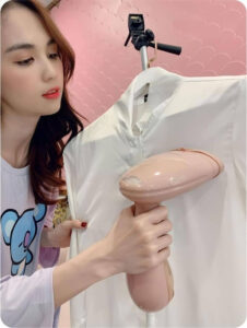 Cách sử dụng bàn ủi Sokany khá đơn giản chỉ với 4 bước