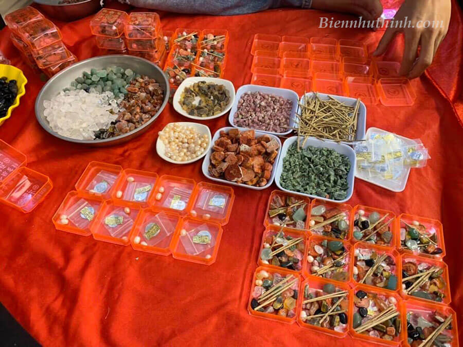 Ý Nghĩa Đặc Biệt Của Thất Bảo Nhà Phật Ít Ai Biết 2 Bộ cốt thất bảo nhà Phật mang trong mình nhiều ý nghĩa phong thủy tốt đẹp